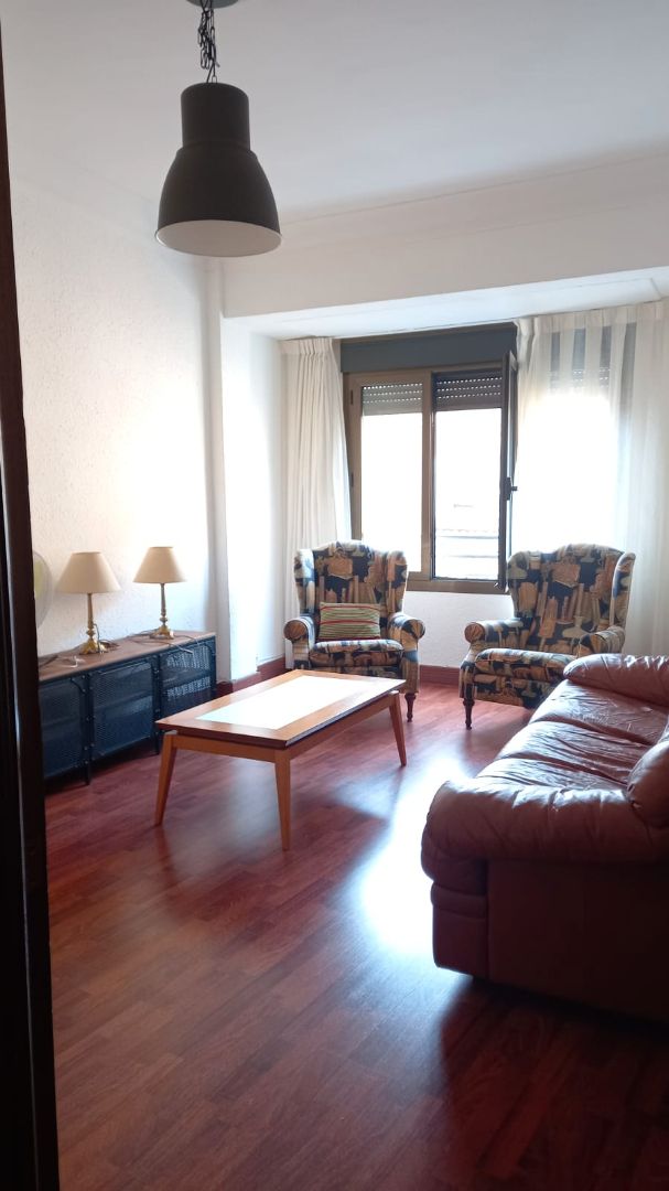Sala d'estar de Pis de lloguer en  Zaragoza Capital amb Calefacció, Parquet i Terrassa