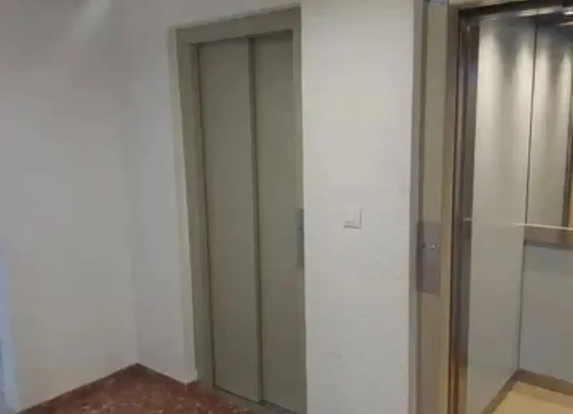 Piso con terraza en venta en Carrer de Baldoví 3, imagen 9