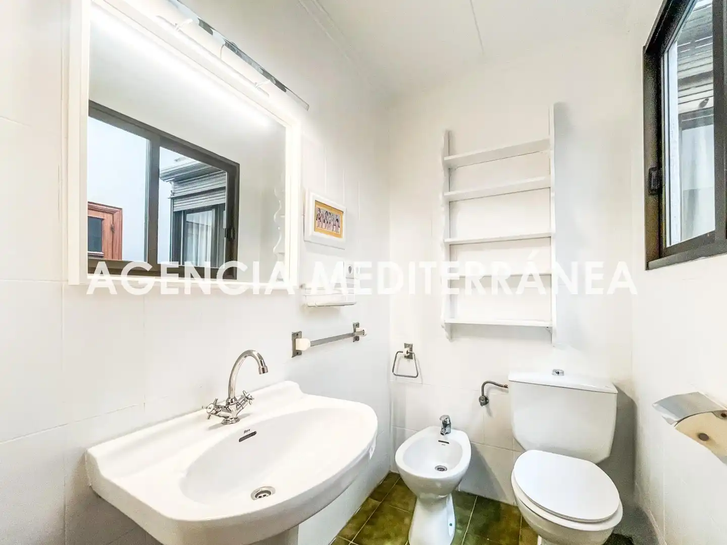 Bathroom of Flat for rent in Picassent  with Balcony