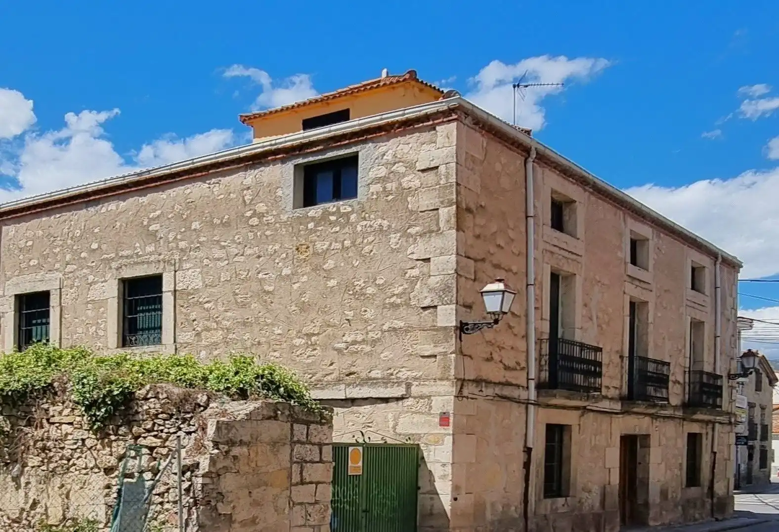 Exterior view of Houses for sale in Guadalix de la Sierra  with Heating, Parquet flooring and Storage room