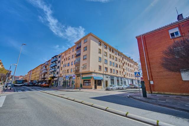 Piso en Venta en Pamplona-Iruña - Grupo San Pedro Auzoa, 45 en Rochapea