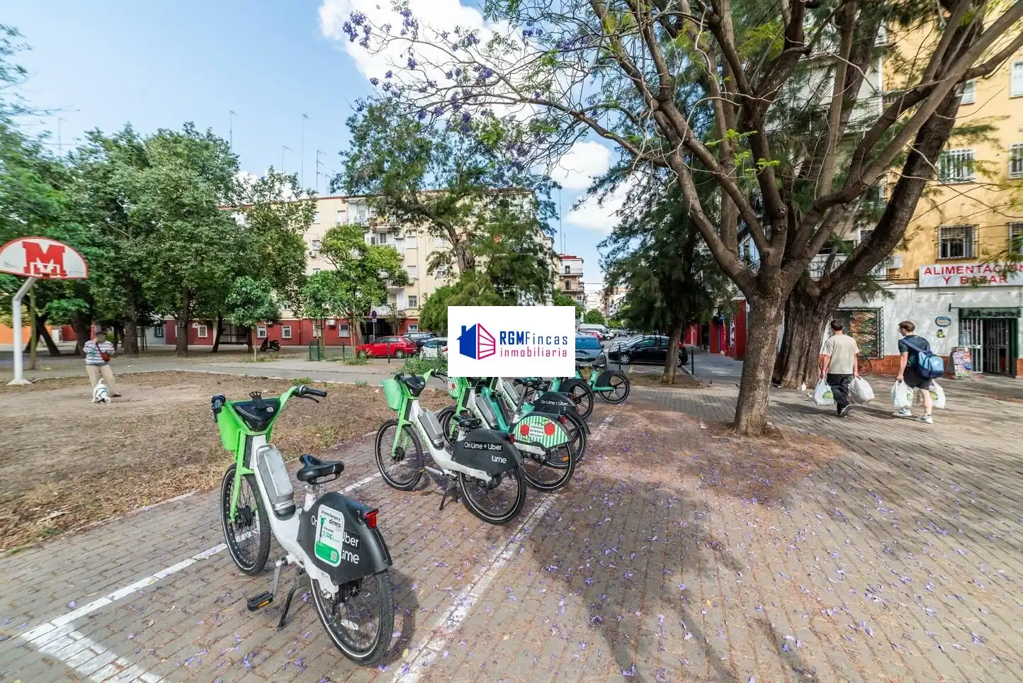 Parking of Flat for sale in Sevilla  with Air Conditioner, Furnished and Balcony