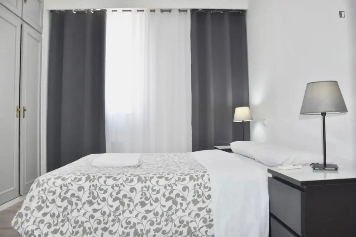 Habitación de Apartamento de alquiler en Madrid con Aire acondicionado, Calefacción y Amueblado