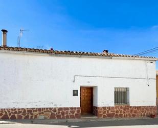 Exterior view of House or chalet for sale in Camporrobles