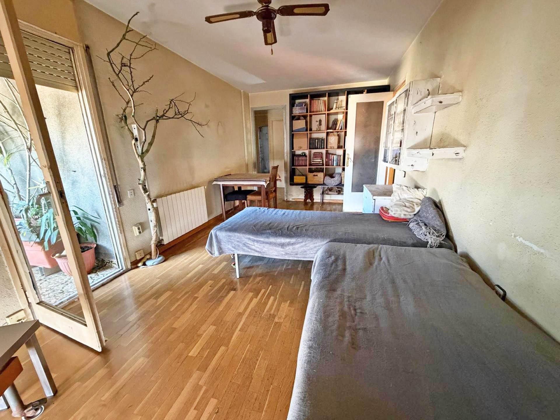 Habitación de Piso en venta en Sabadell con Calefacción, Parquet y Terraza