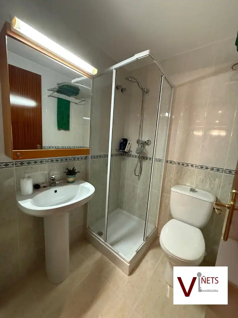 Badezimmer von Erdgeschoss zum Verkauf in La Garriga mit Heizung, Privatgarten und Parkett