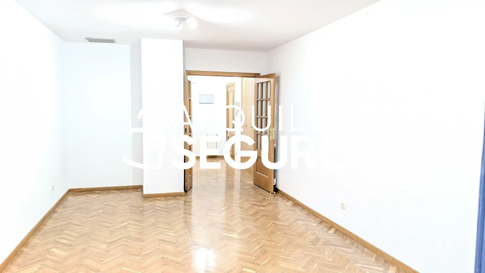 Bedroom of Flat for rent in Madrid  with Air Conditioner, Heating and Terrace