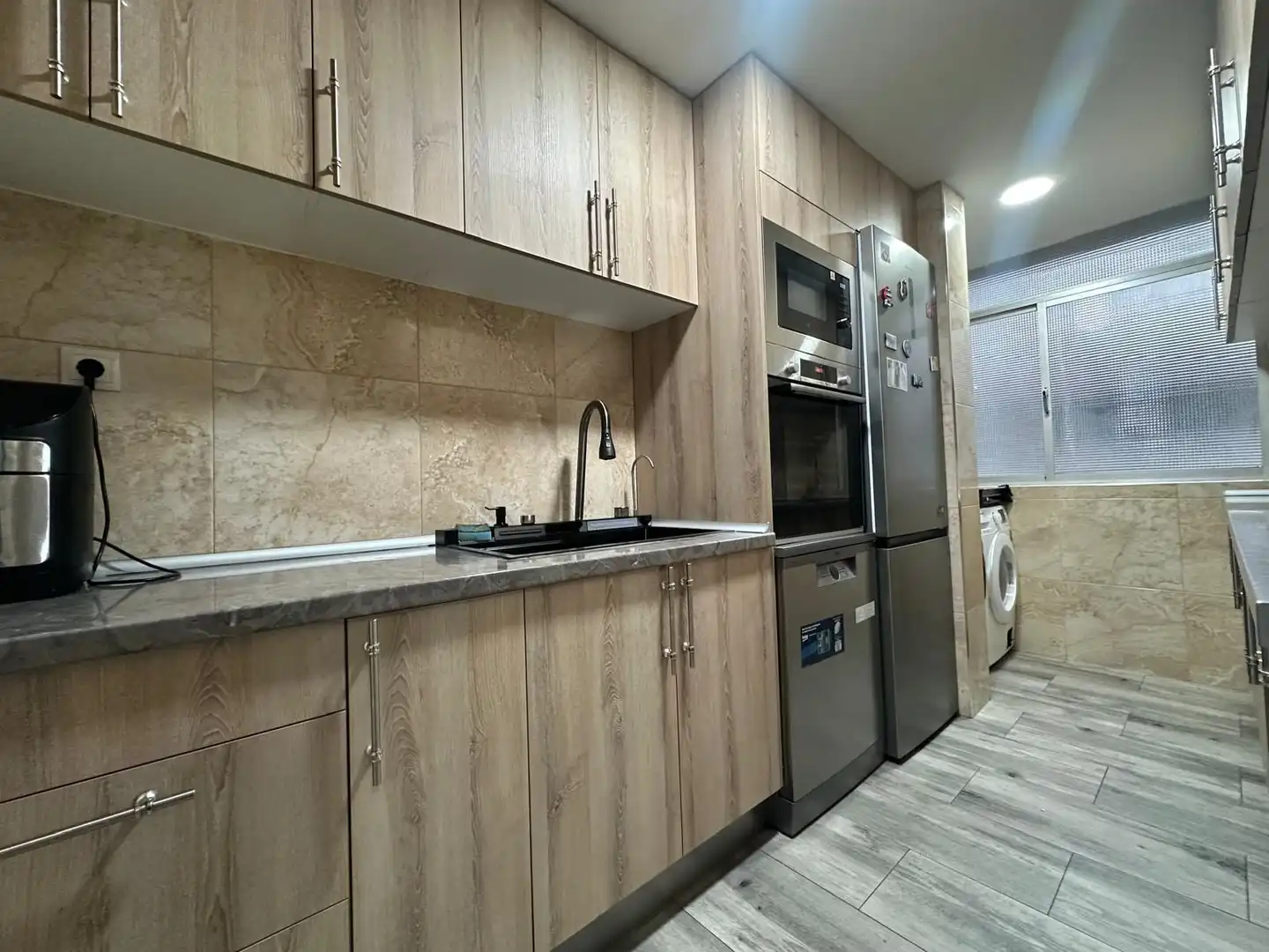 Kitchen of Flat for sale in Sevilla  with Air Conditioner and Furnished