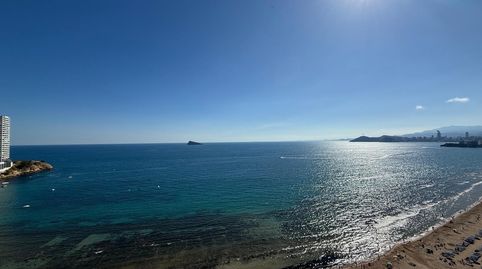 PISO EN PRIMERA LÍNEA DE LEVANTE