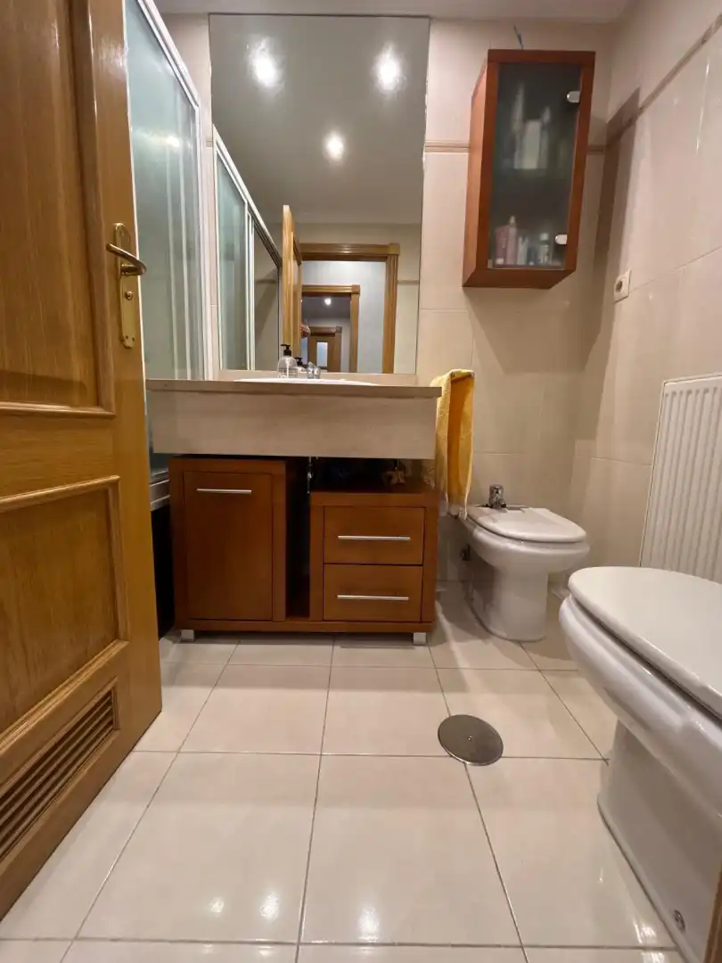 Baño de Piso en venta en Oviedo  con Calefacción, Parquet y Trastero