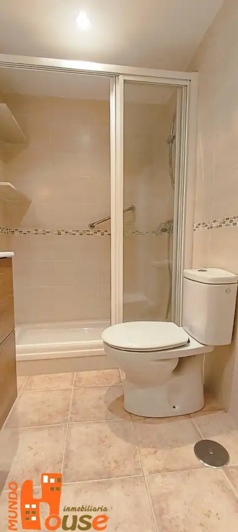 Baño de Piso en venta en Real Sitio de San Ildefonso con Calefacción, Terraza y Piscina comunitaria