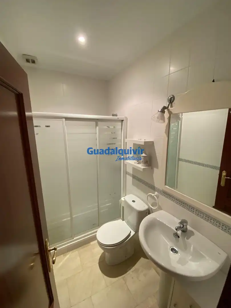 Bathroom of Flat for rent in Osuna  with Air Conditioner, Heating and Terrace
