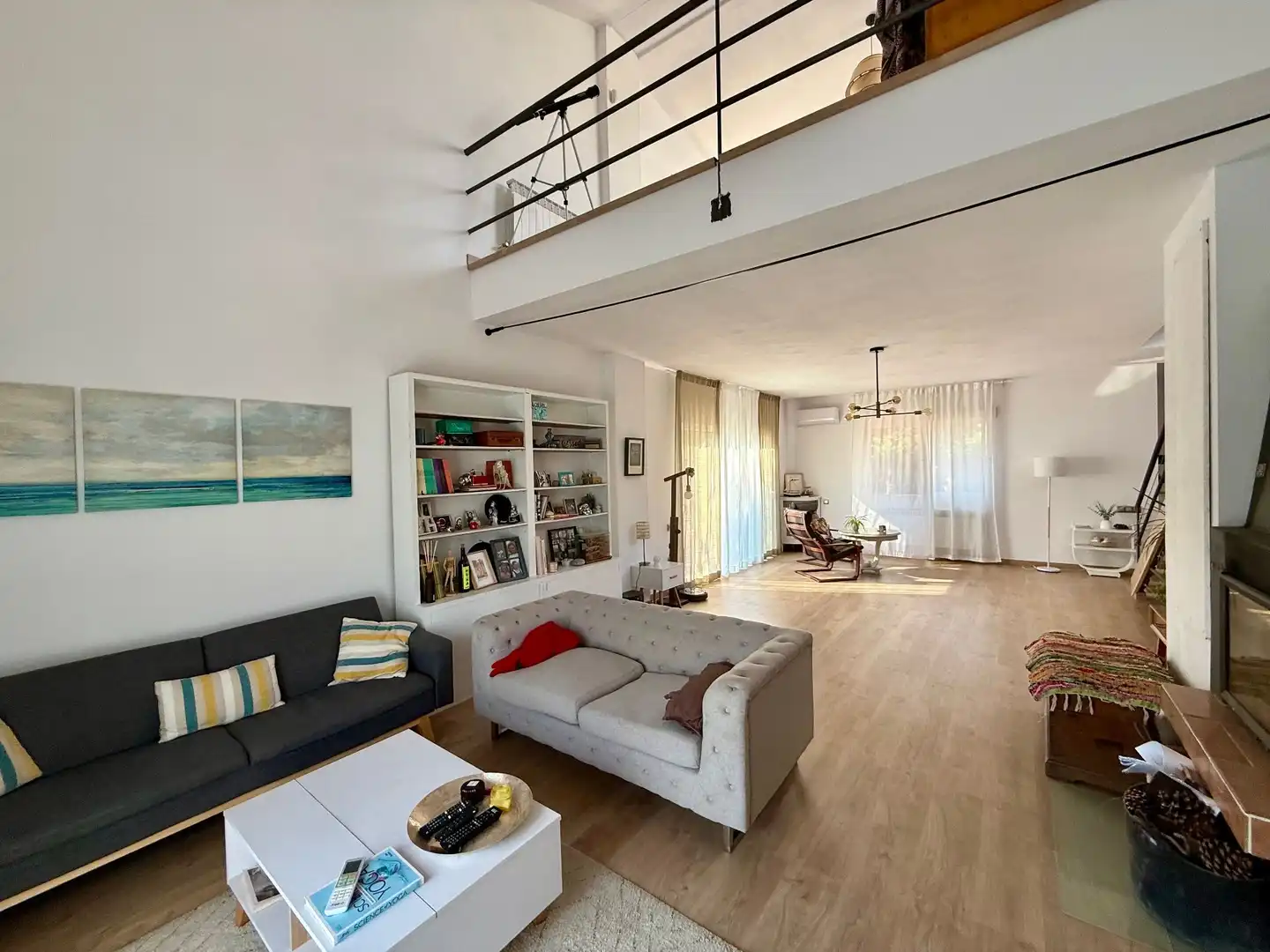 Sala d'estar de Casa o xalet de lloguer en Boadilla del Monte amb Aire condicionat i Piscina