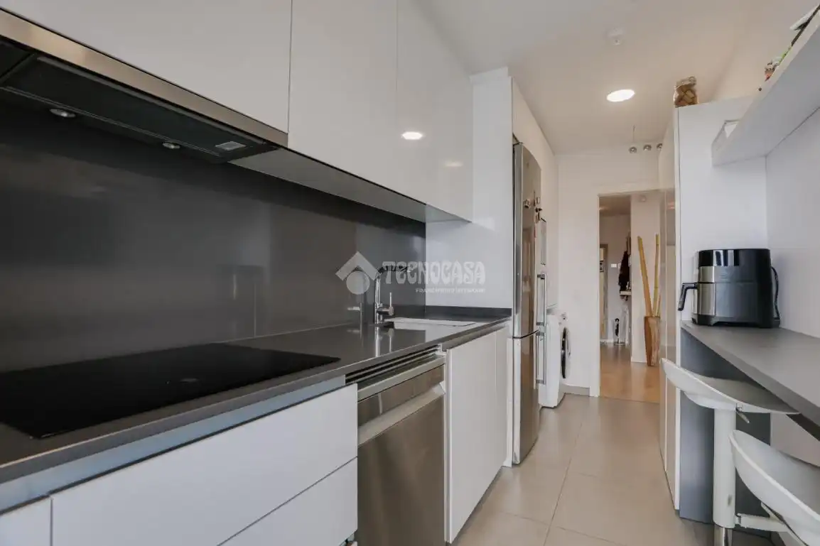 Cocina de Piso en venta en L'Hospitalet de Llobregat con Aire acondicionado, Calefacción y Trastero