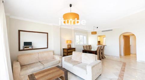 Foto 2 von Wohnung zum Verkauf in Caserio, Paraiso - Barronal, Estepona