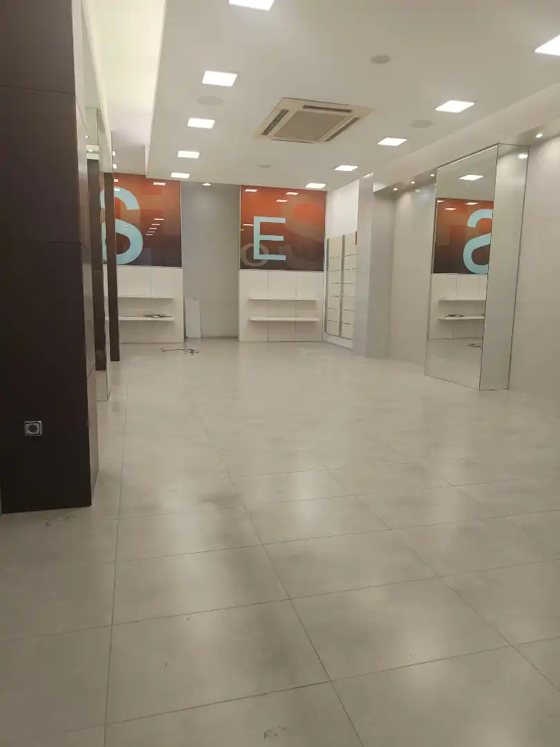 Local comercial en venta en Calle Doctores Castroviejo, imagen 2