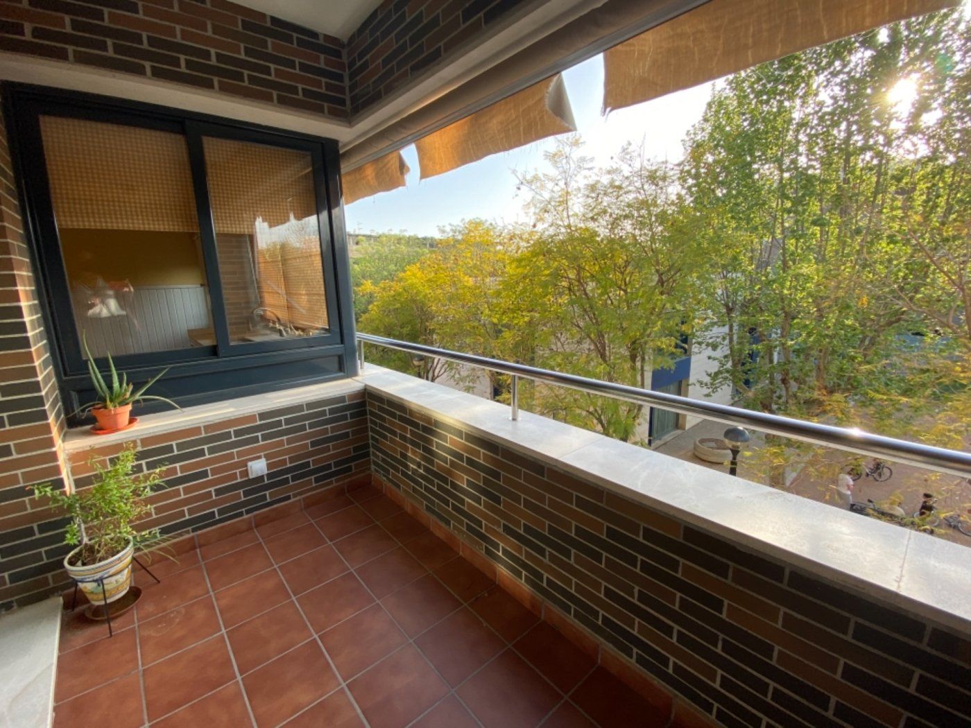 Flat to rent in Avenida Cruz de Juarez, Santa Rosa - Valdeolleros