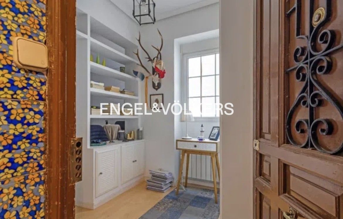 Flat for sale in  Madrid Capital  with Air Conditioner and Heating