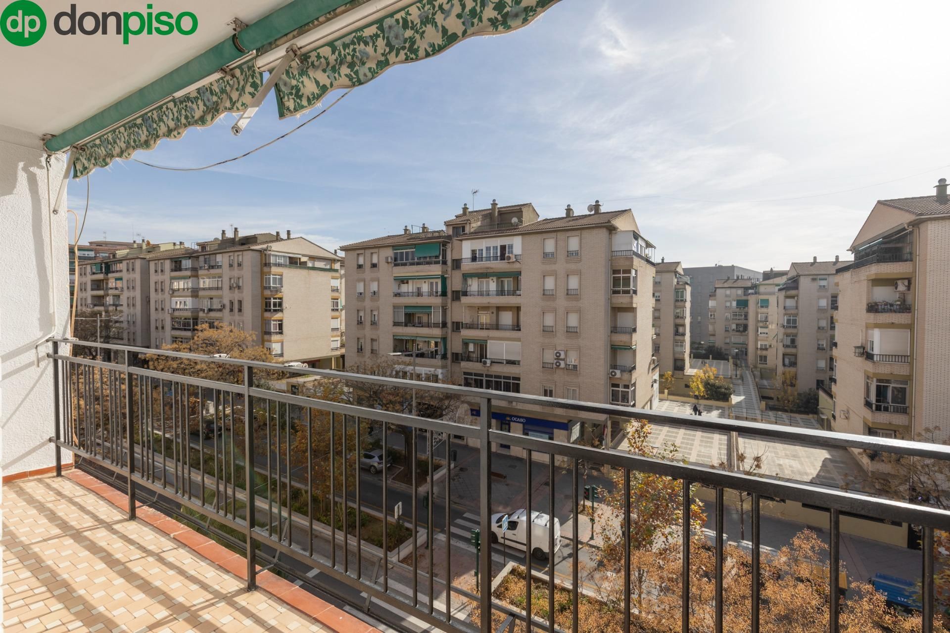 Pis en venda a Calle HUSARES, 2, Angustias - Chana - Encina