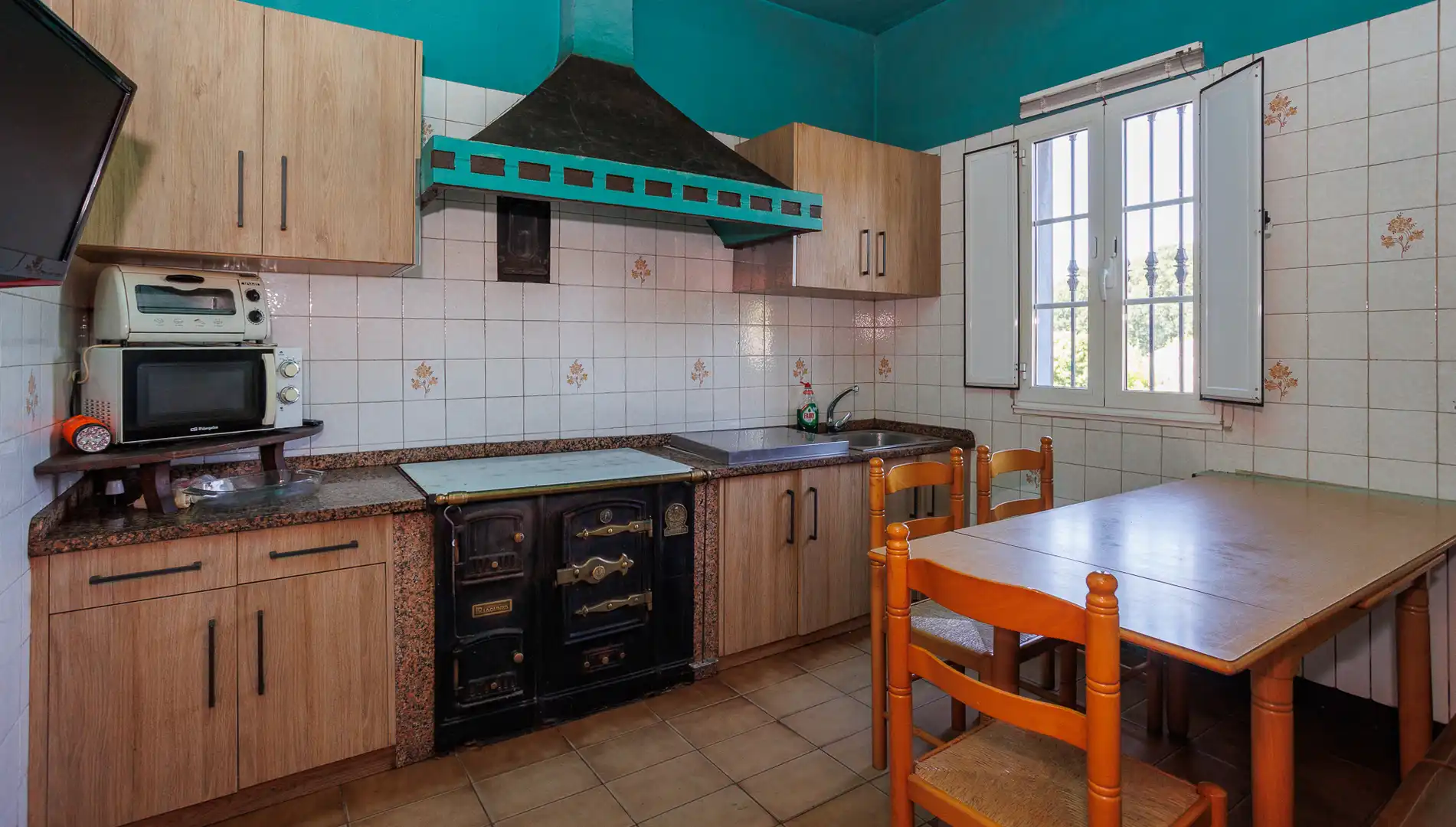 Cocina de Finca rústica en venta en O Incio  con Amueblado