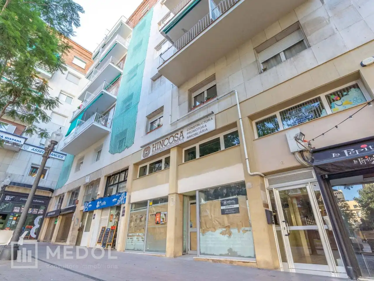 Local comercial en venda a Plaza Mossèn Cinto Verdaguer 8, imagen 3