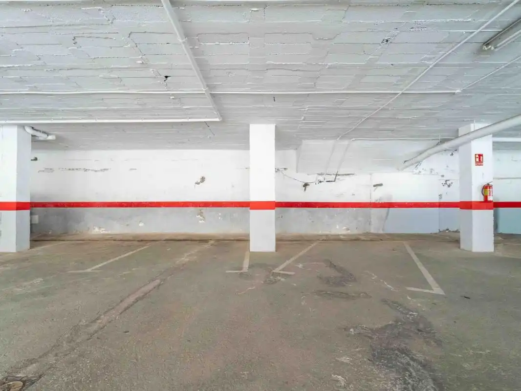 Parking de Piso en venta en Málaga con Aire acondicionado, Calefacción y Amueblado