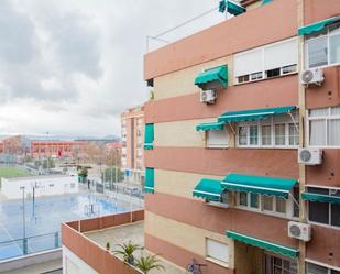 Exterior view of Flat for sale in  Granada Capital  with Terrace and Balcony