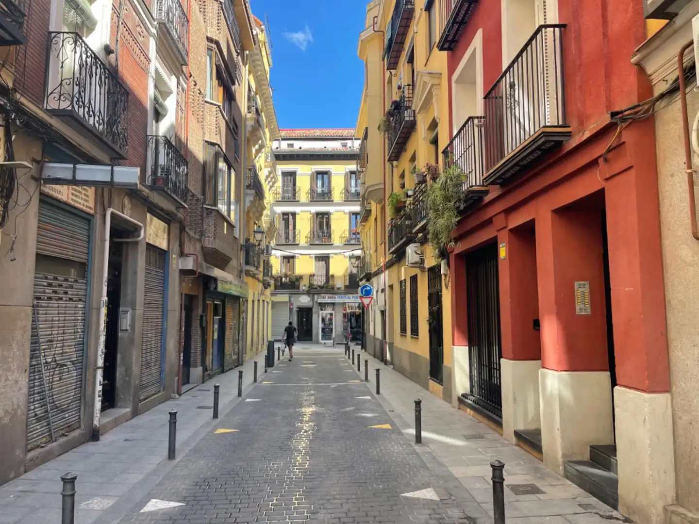 Vista exterior de Estudio en venta en Madrid con Calefacción y Amueblado