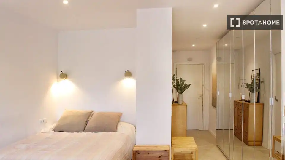 Habitación de Piso de alquiler en Madrid con Aire acondicionado, Calefacción y Amueblado