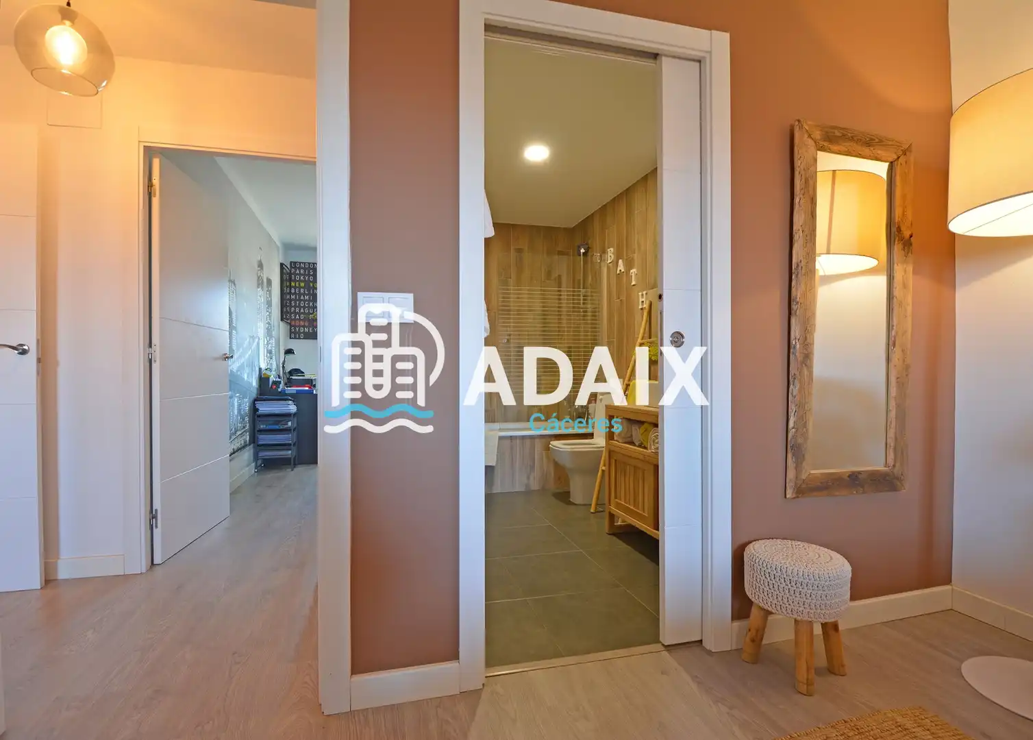 Bathroom of Flat for sale in Cáceres  with Air Conditioner, Heating and Terrace