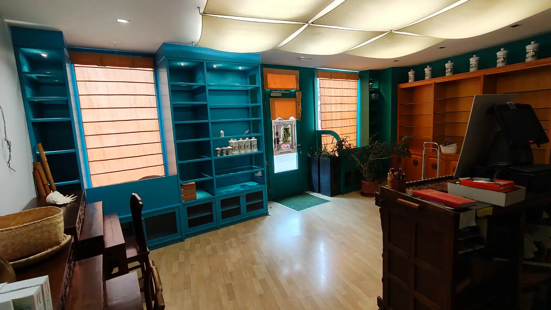 Commercial properties for sale in Durango  with Air Conditioner, Heating and Furnished
