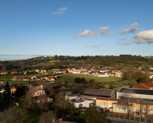 Vista exterior de Casa o xalet en venda en Gijón  amb Calefacció i Parquet