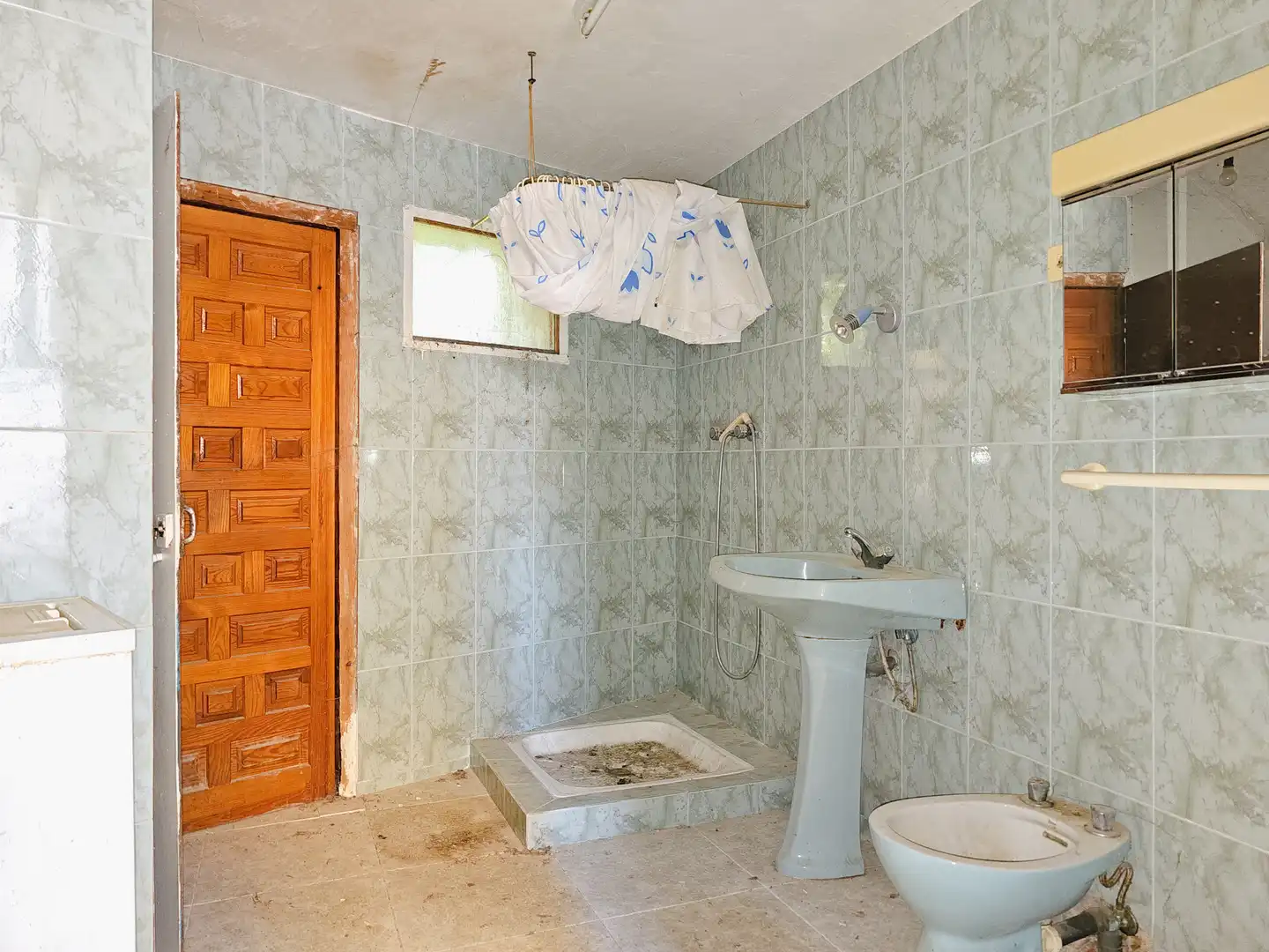 Bathroom of Houses for sale in Velilla de Jiloca  with Balcony