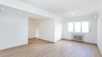 Living room of Flat for sale in  Madrid Capital  with Air Conditioner