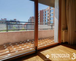 Dormitori de Àtic de lloguer amb opció a compra en Sant Adrià de Besòs amb Aire condicionat, Terrassa i Balcó