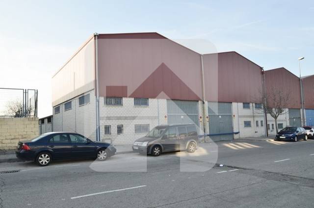 Nave industrial en Venta en Altos del Olivar - El Caracol