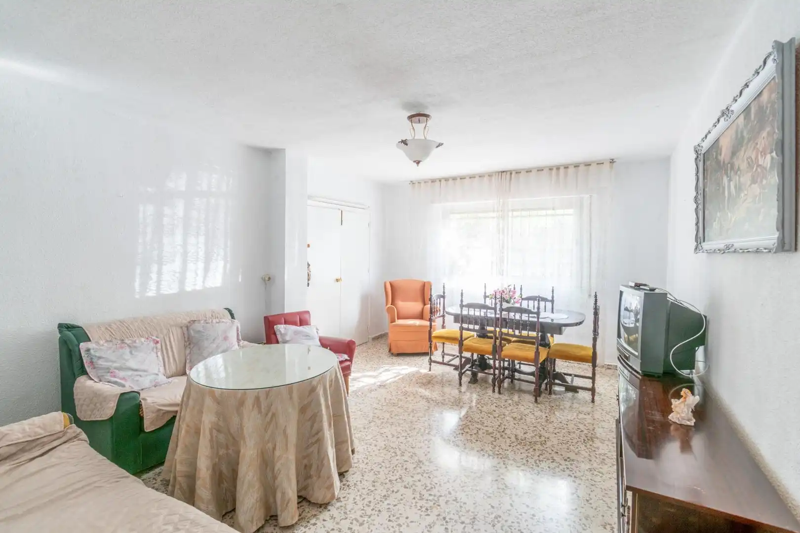 Sala d'estar de Casa adosada en venda en Armilla amb Terrassa, Balcó i Alarma