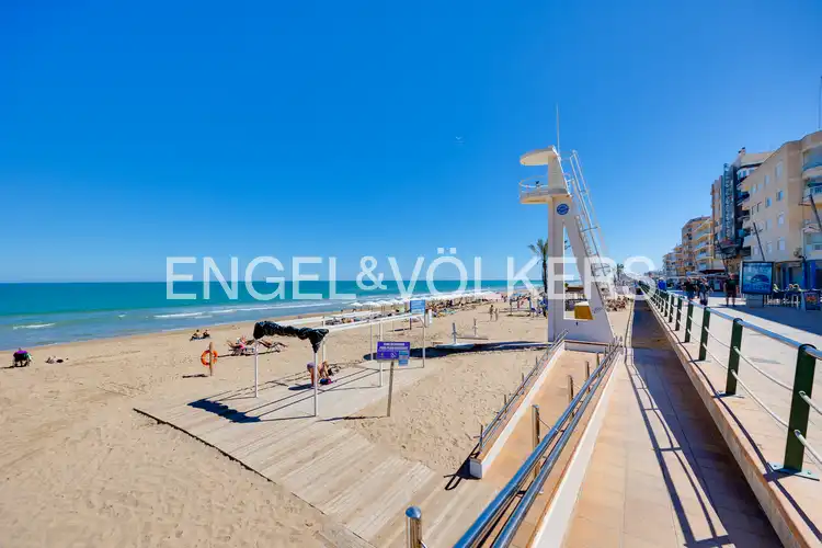 Exterior view of Attic for sale in Guardamar del Segura  with Air Conditioner, Heating and Terrace