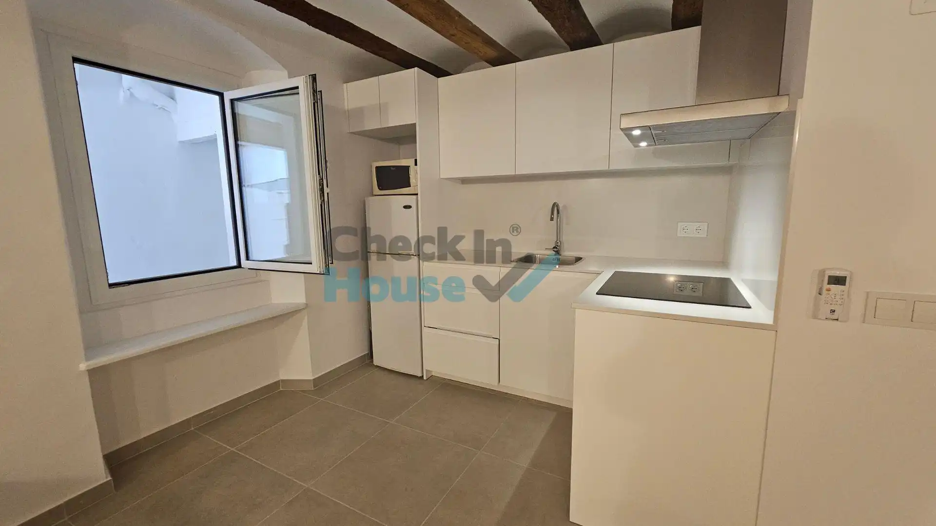 Cocina de Estudio de alquiler en Sant Feliu de Guíxols