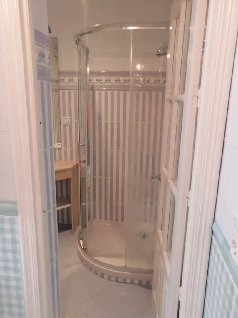 Bathroom of Flat for sale in Sevilla  with Air Conditioner, Furnished and Oven