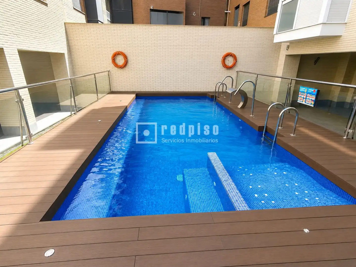 Schwimmbecken von Wohnung zur Miete in Madrid mit Heizung, Privatgarten und Abstellraum