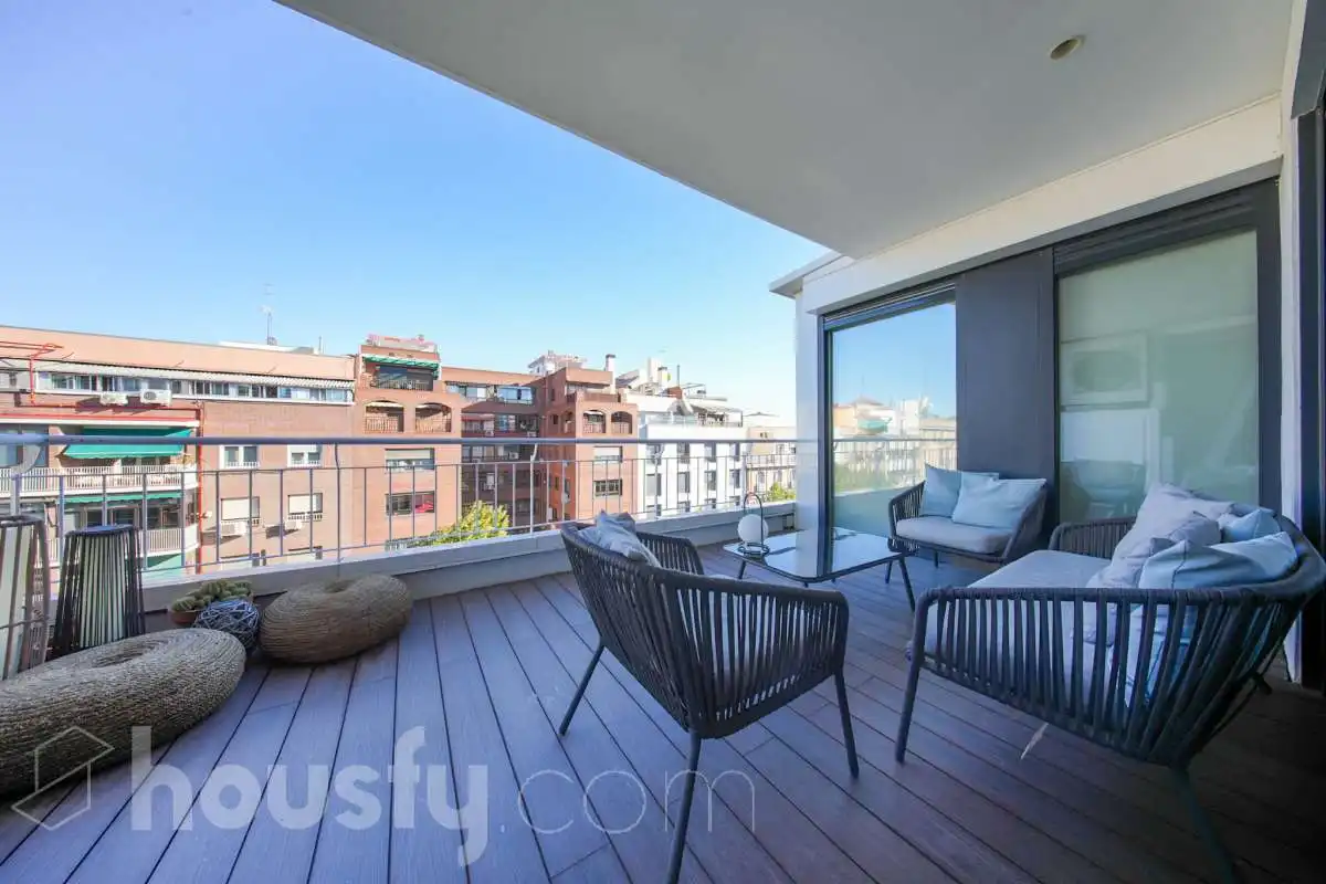 Flat with lift for sale in Paseo Santa Maria de la Cabeza .