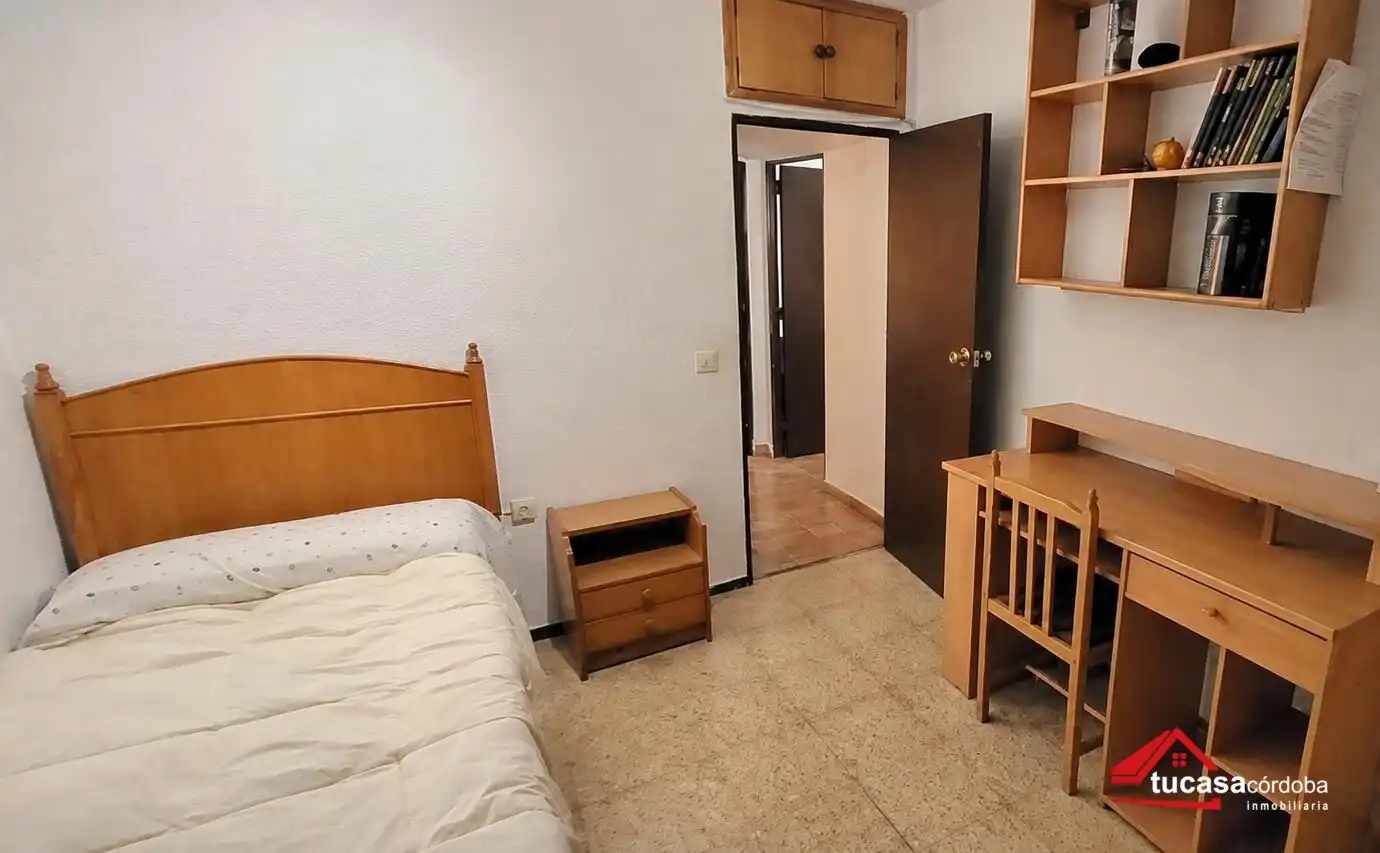 Dormitori de Pis en venda en Córdoba amb Terrassa