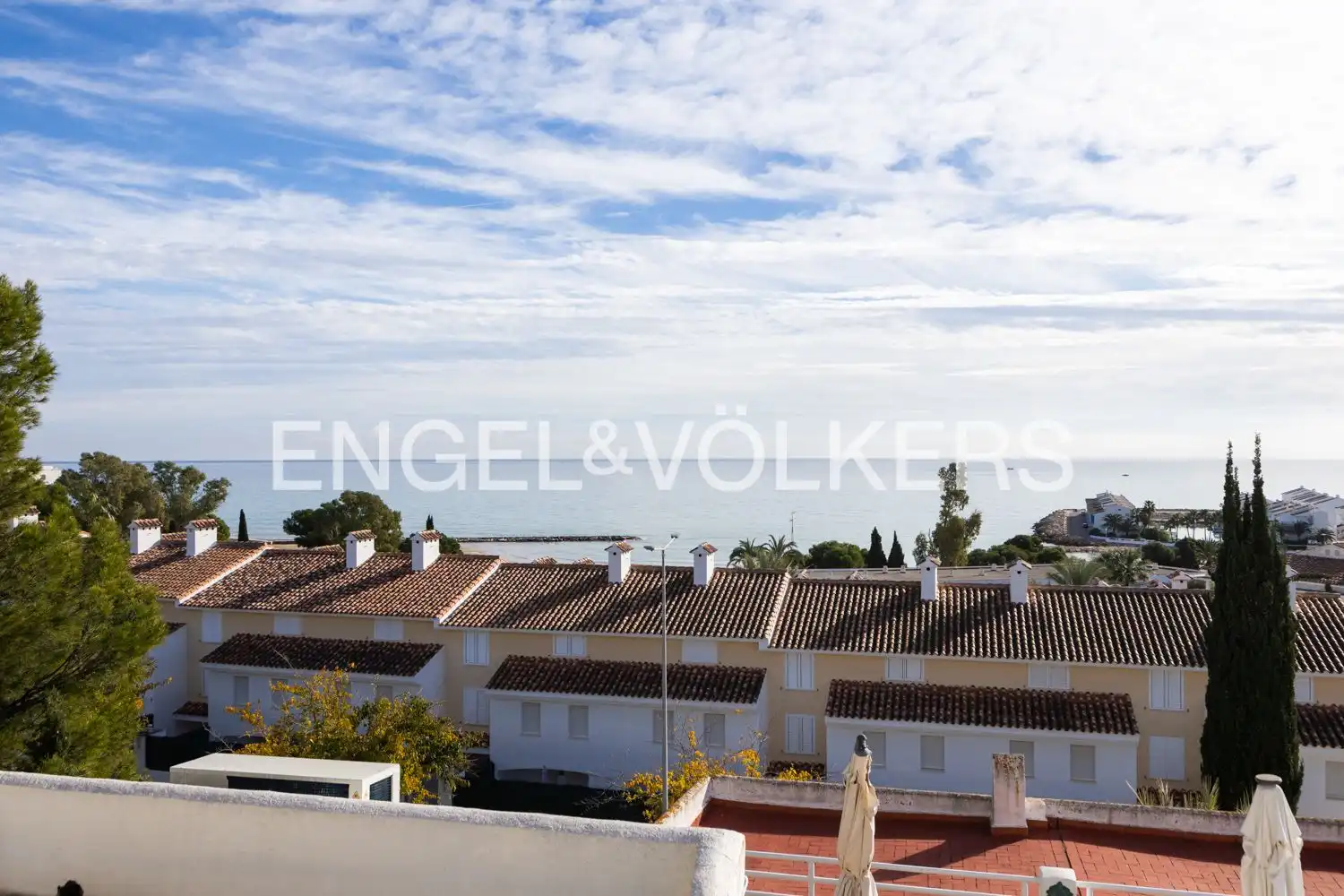 Vista exterior de Àtic en venda en Alcalà de Xivert amb Aire condicionat, Calefacció i Terrassa