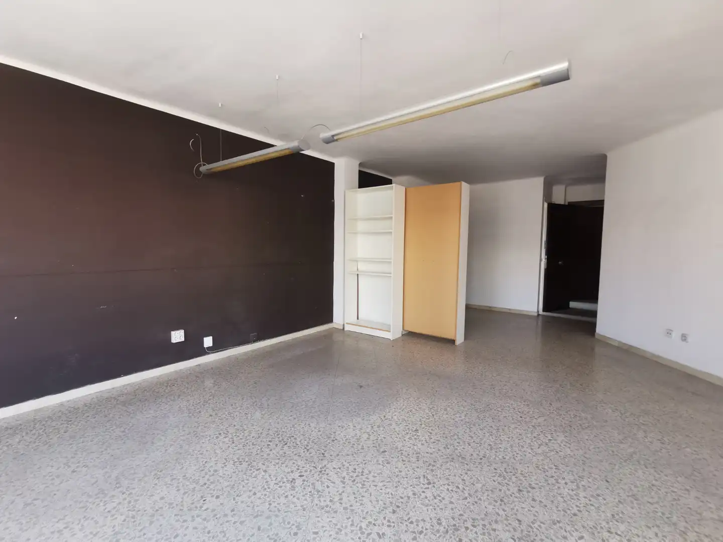 Office for sale in Manresa  with Air Conditioner