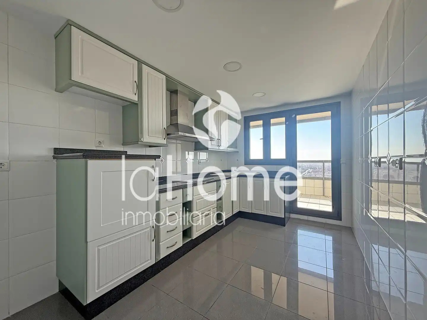 Cocina de Piso de alquiler en Valencia con Aire acondicionado, Calefacción y Terraza