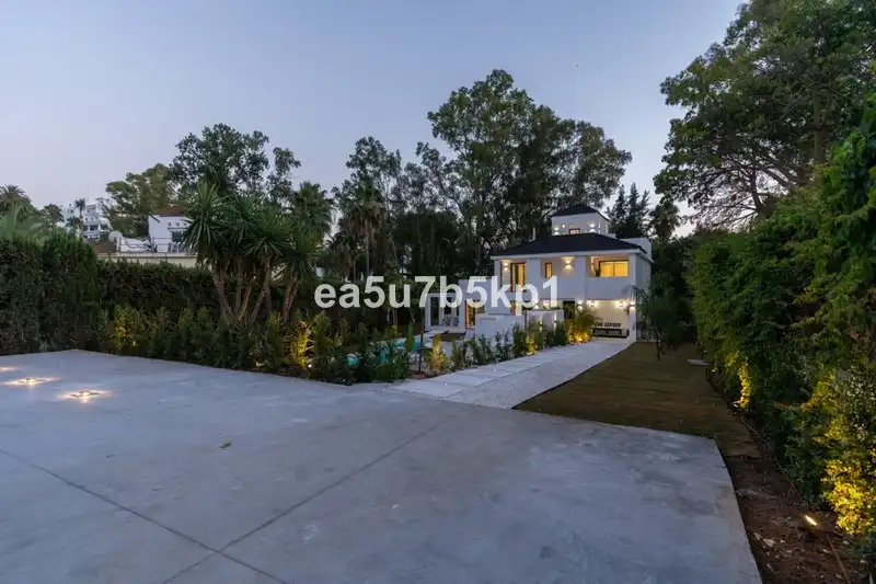Chalet con terraza en venta en Nueva, imagen 20