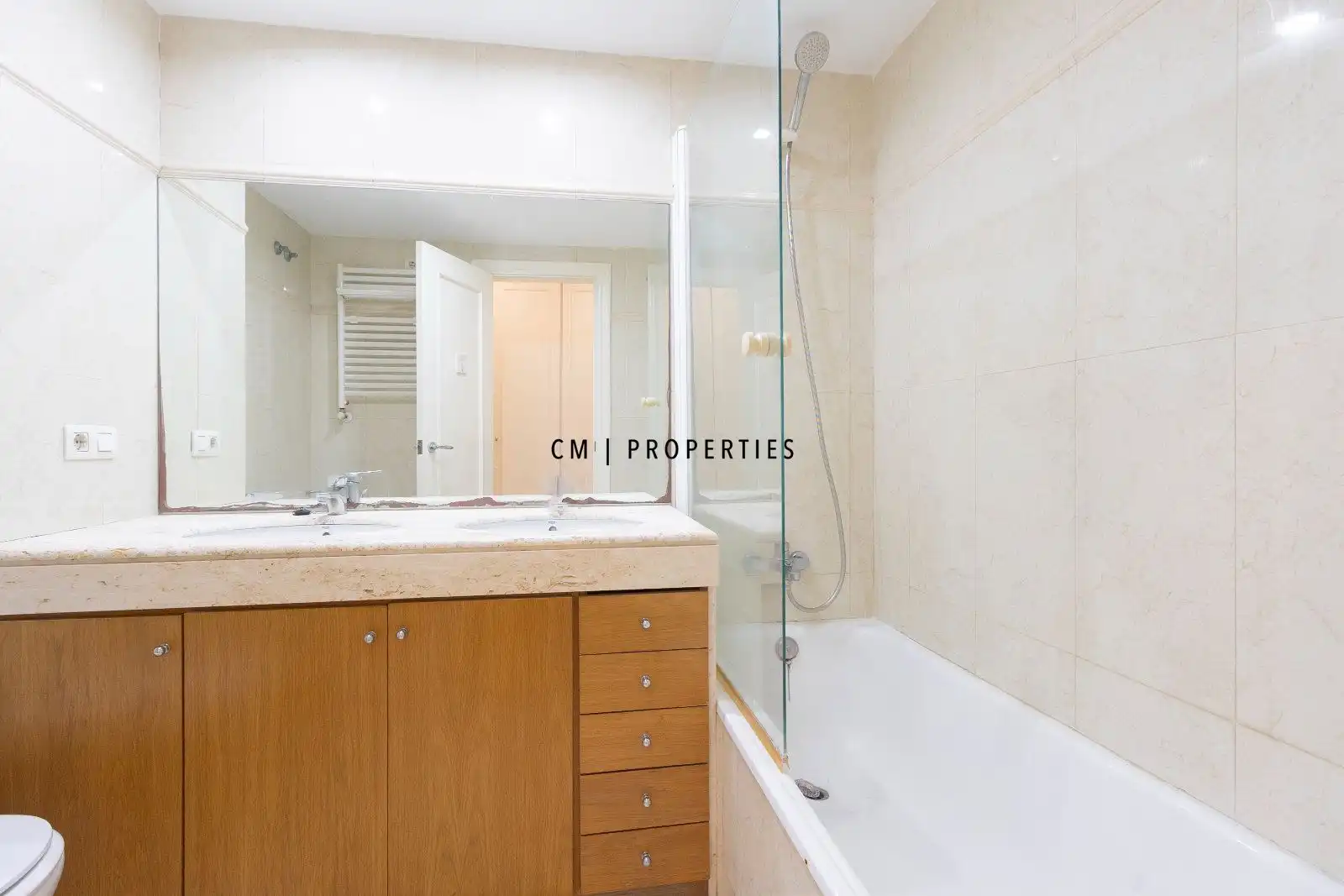 Baño de Piso de alquiler en Valencia con Aire acondicionado, Calefacción y Parquet