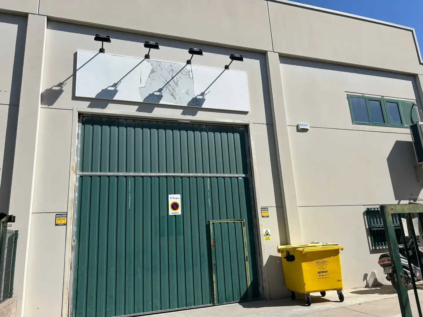 Vista exterior de Nave industrial en venta en Tarragona con Calefacción