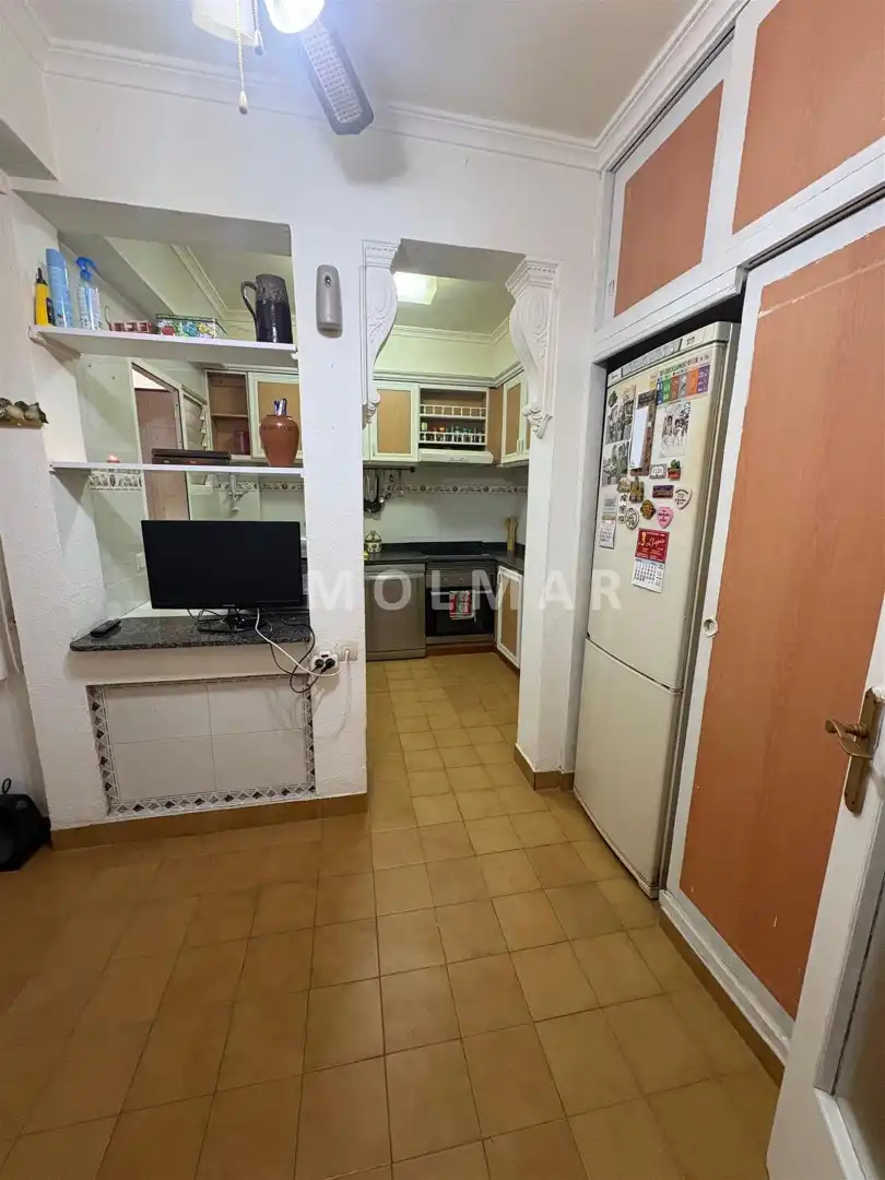 Cuina de Pis en venda en Elda amb Aire condicionat, Terrassa i Balcó